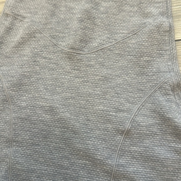 Lululemon Stronger as one Muscle Tank Gray size 2 - Picture 2 of 5